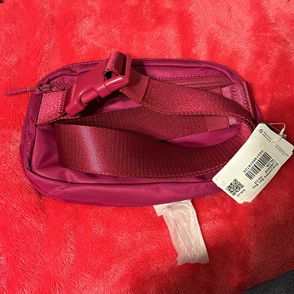 Lulu - Picture 2 of 3